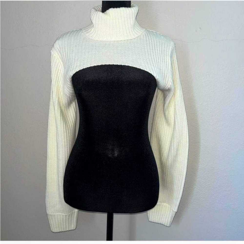 Hm turtleneck shrug